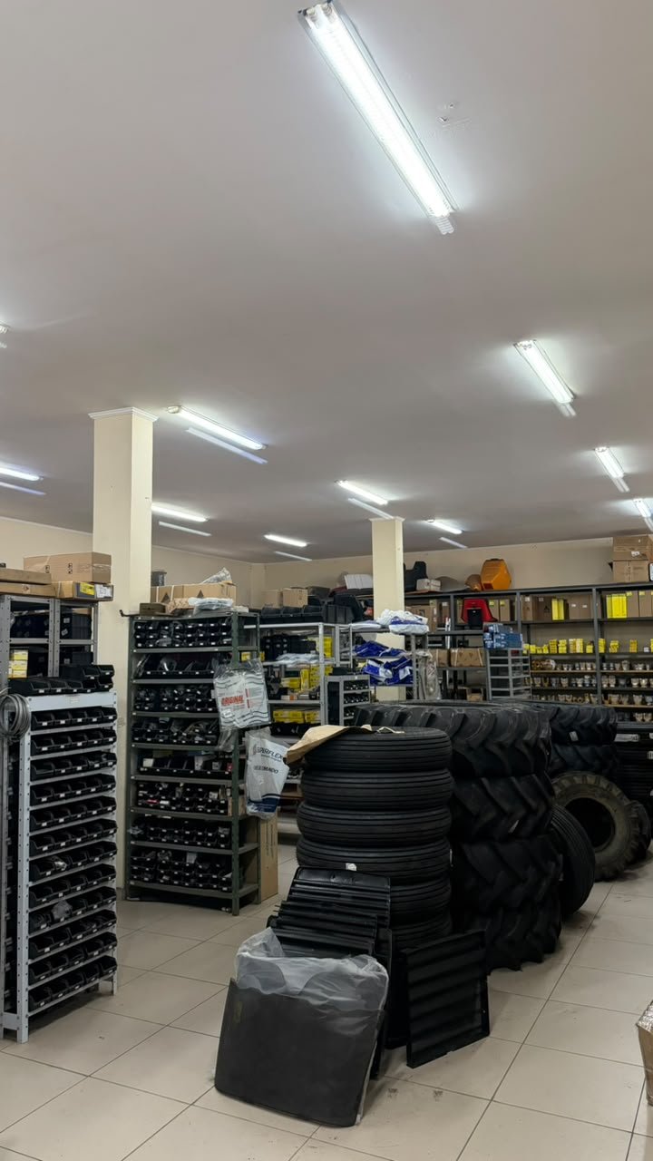 Visão geral do estoque de peças e pneus